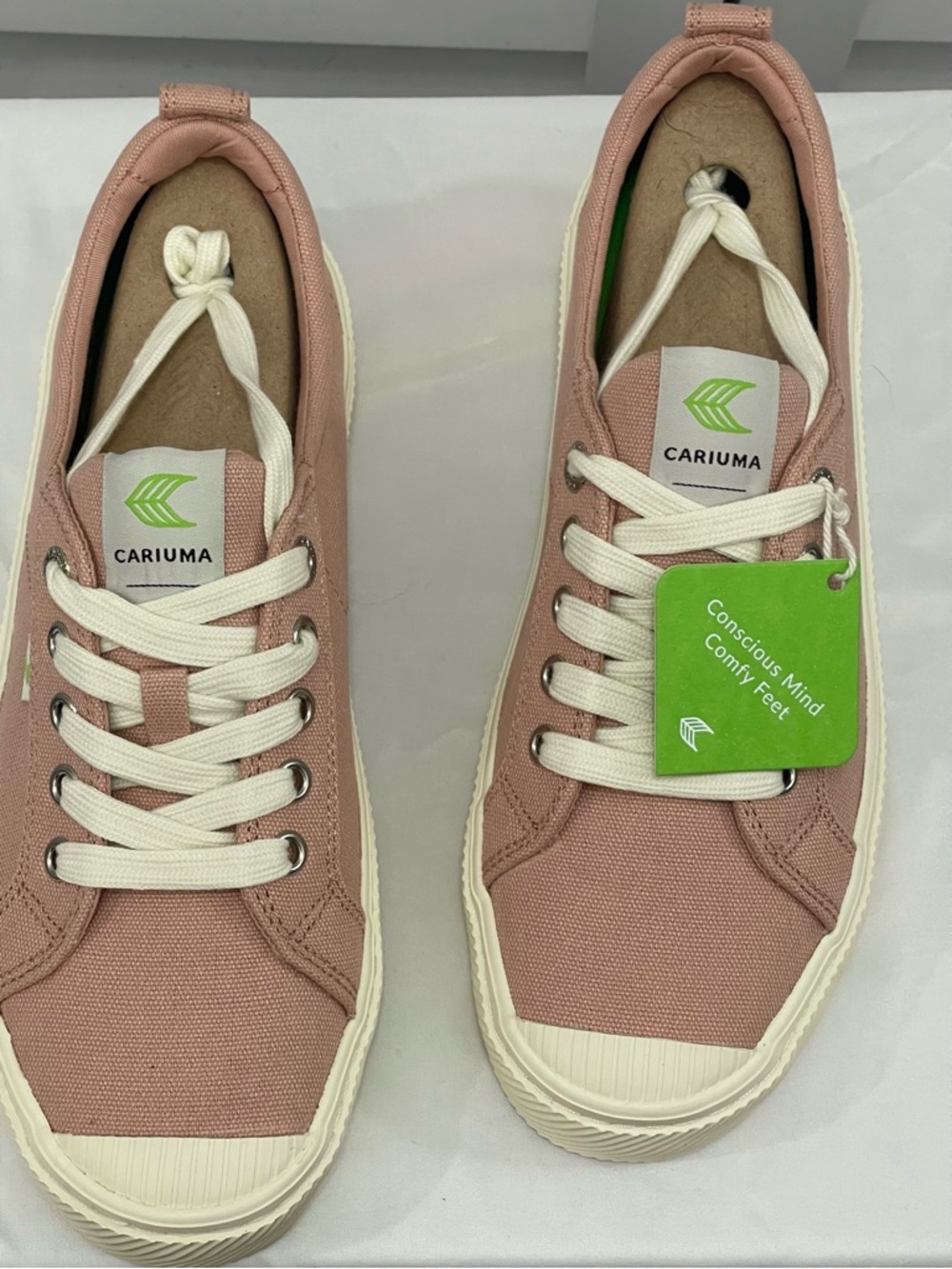 Cariuma Women’s  Low-Top Sneakers